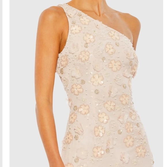 Mac Duggal One Shoulder Dress in Cream with Floral Accents - Picture 3 of 12